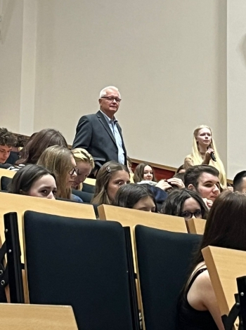 Zdjęcie WhatsApp 2025-11-04 o 21.58.38_e2dab1de