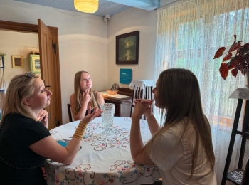 22
