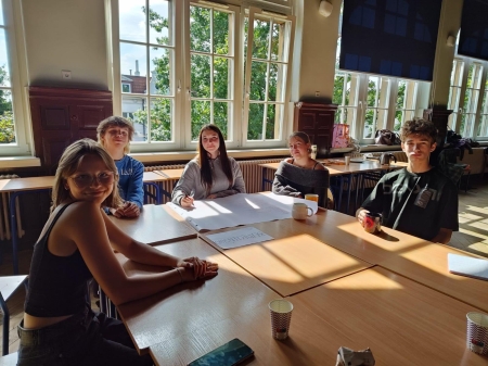 Konferencja szkolna z udziałem przedstawicieli wszystkich klas